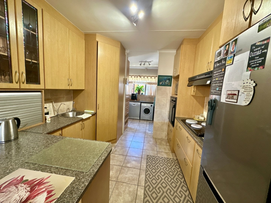 4 Bedroom Property for Sale in Fraaiuitsig Western Cape